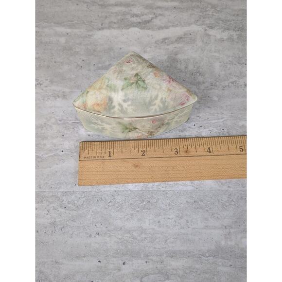 1910 Antique ROYAL BAYREUTH, Bavaria ROSE TAPESTRY, Small Trinket Dish, Triangle - Picture 11 of 12